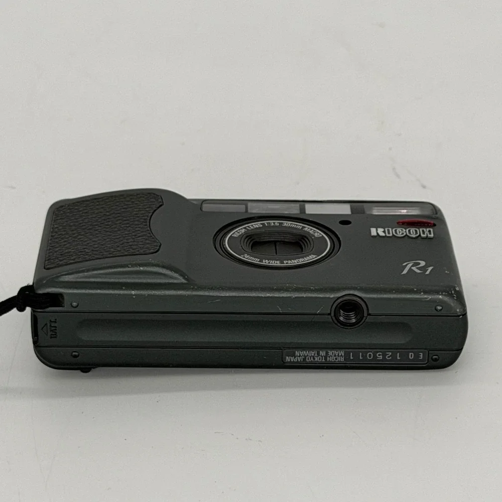 Ricoh R1 35mm Film Camera 30mm f3.5 Macro 24mm Compact Point Shoot For Parts